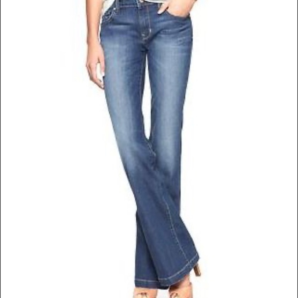 ⭐️HP⭐️ GAP Long & Lean Flare Leg Jeans